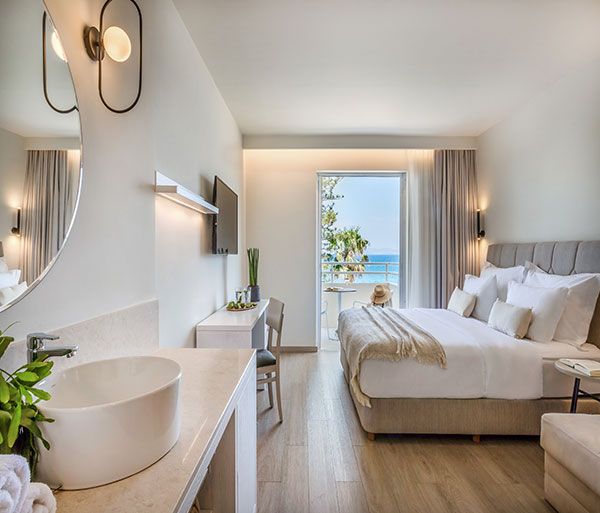 JUNIOR SUITE WITH POOL VIEW OR SEA VIEW