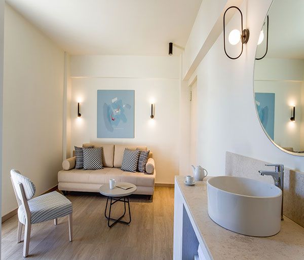 FAMILY ROOM 1 BEDROOM POOL VIEW